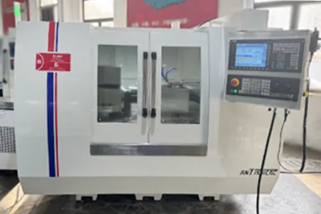 Ants Machine IG200, Rectificadora de interiores CNC IG200